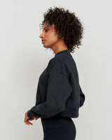 Essential Cropped Sweater Night Black